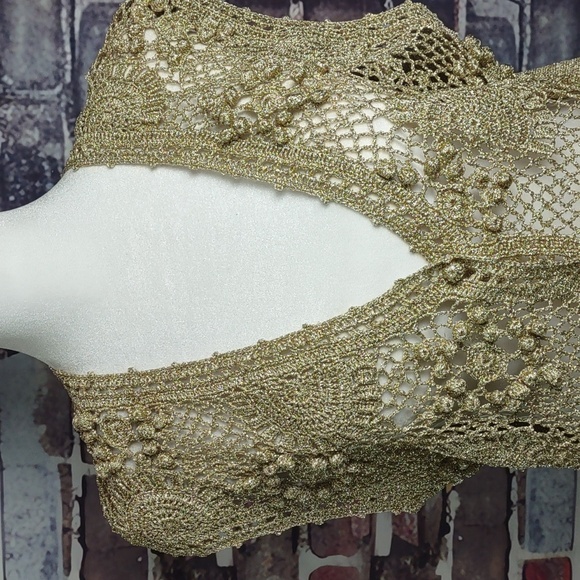 Suzelle Gold Lurex Crochet Sweater Vest - Picture 3 of 9